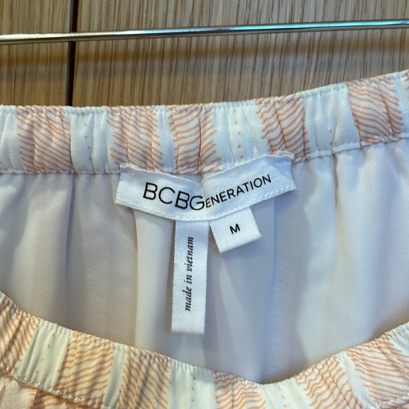 BCBG Mini Skirt, M - Picture 4 of 4